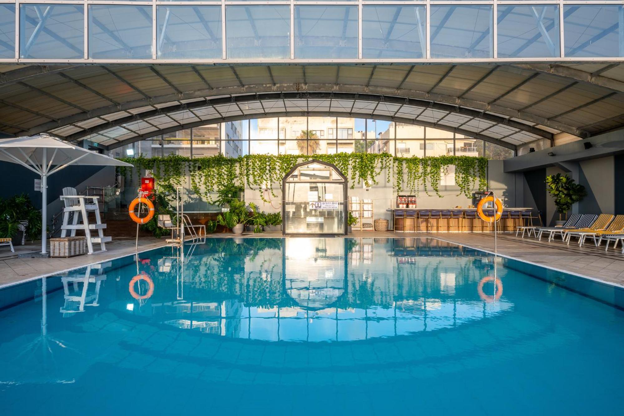Crowne Plaza By Ihg Hotel