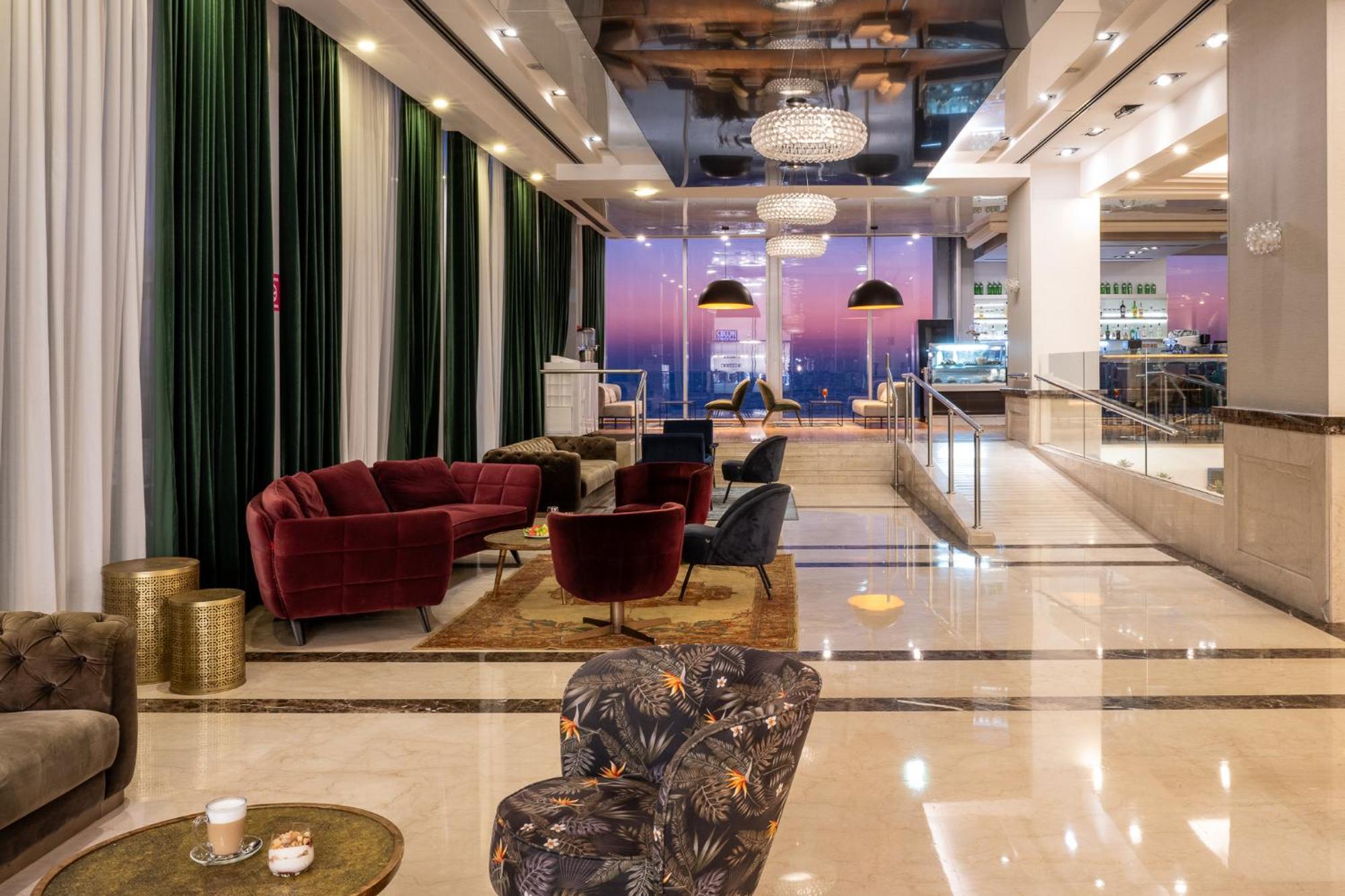 Crowne Plaza By Ihg 5*