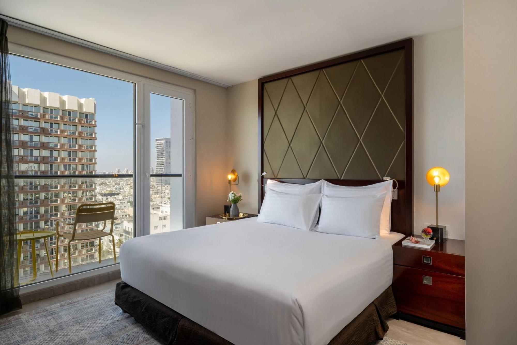 Crowne Plaza By Ihg
