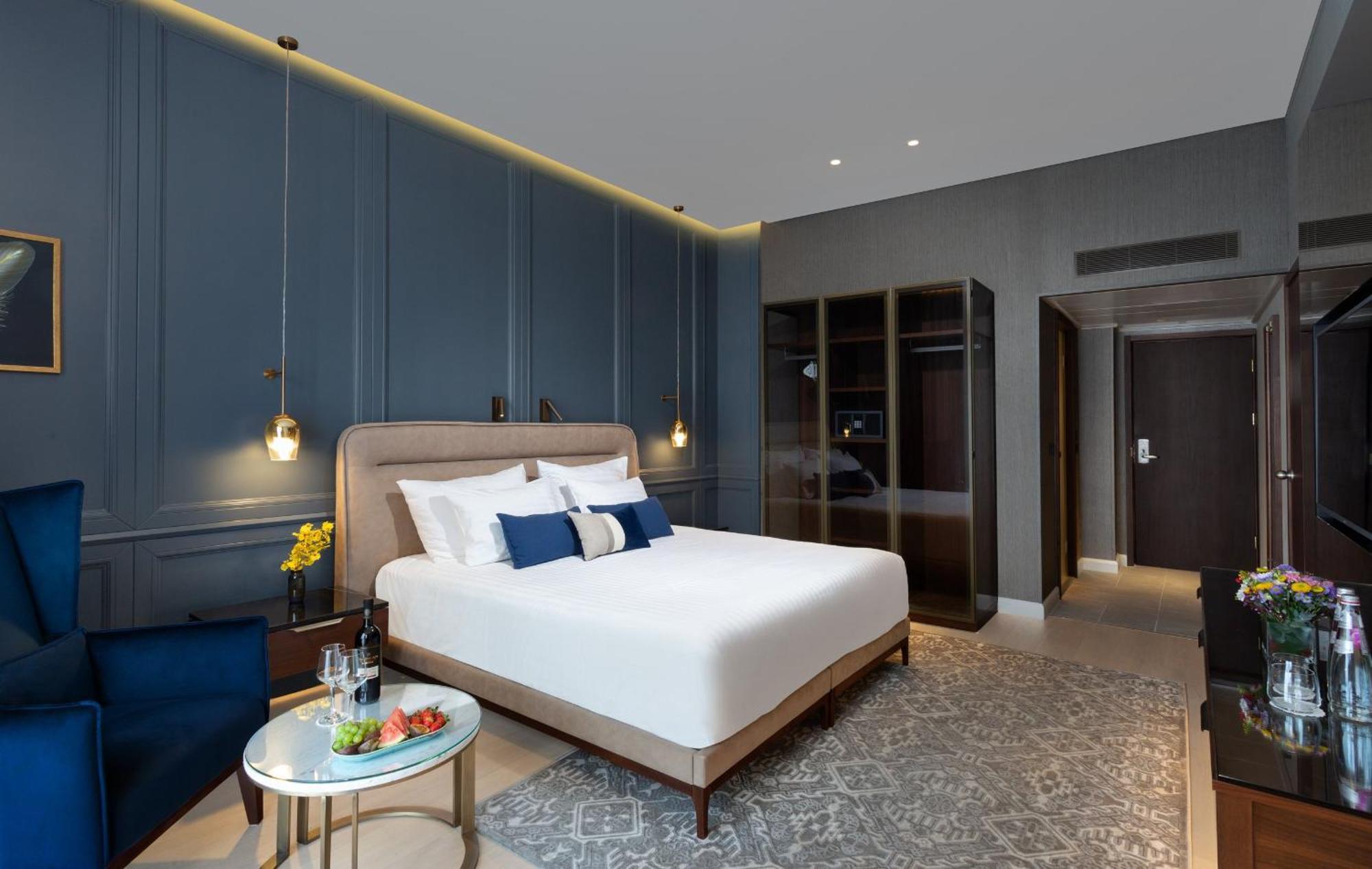 Crowne Plaza By Ihg Hotel 5*