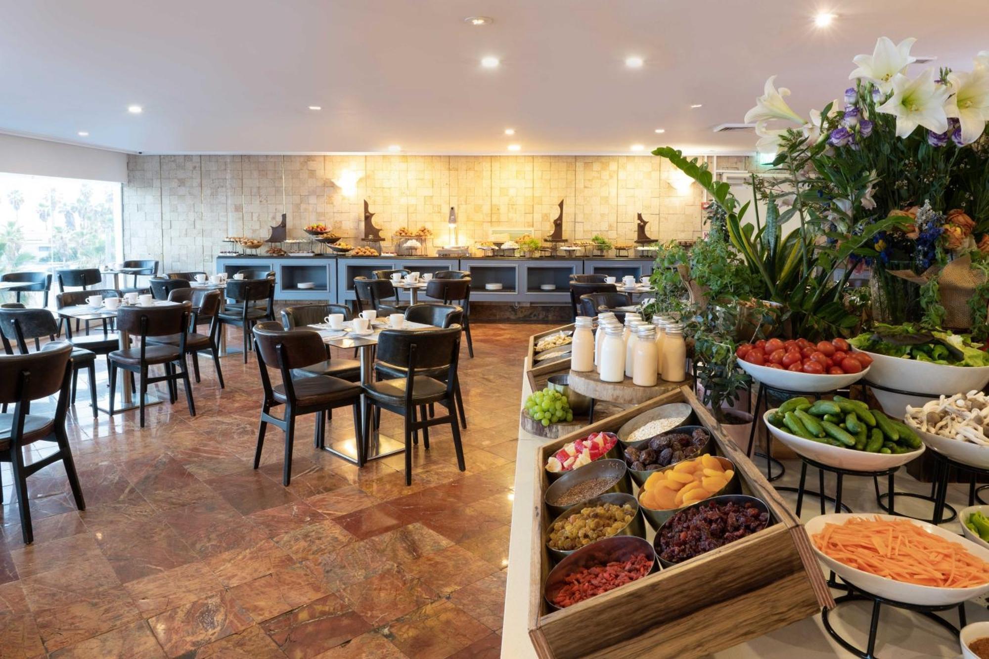 Crowne Plaza By Ihg 5*