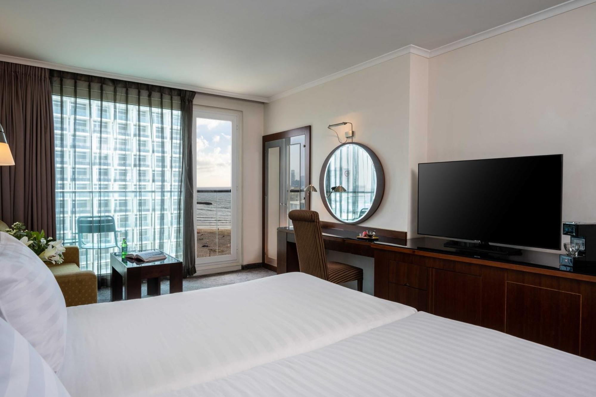 Crowne Plaza By Ihg Hotel 5*