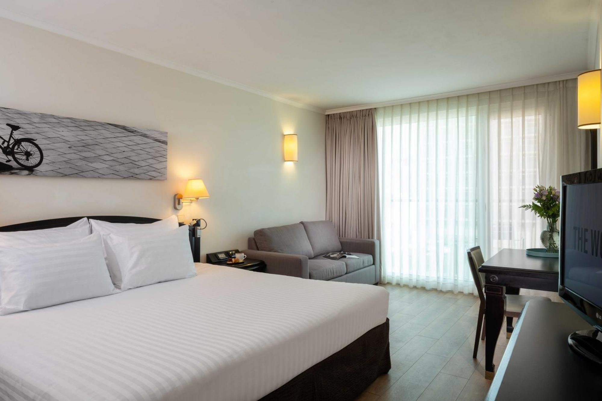Crowne Plaza By Ihg 5*